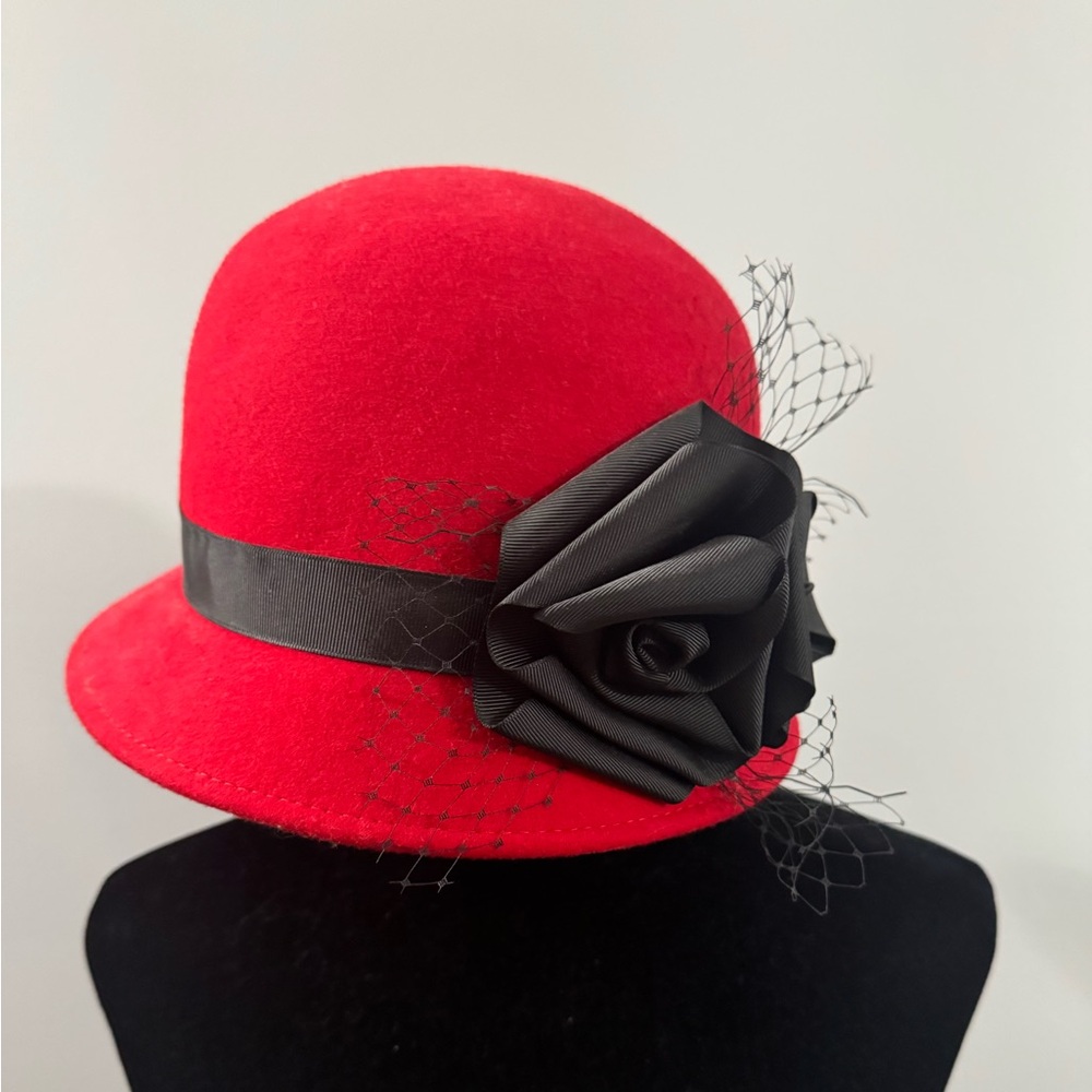 Giovannio Red Cloche Hat